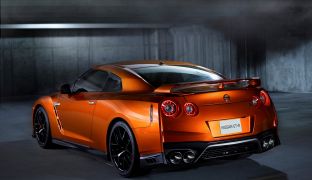 Nissan GT-R